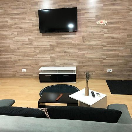 Serban Home Arenele Romane Marius Nasta Boekarest Buitenkant foto