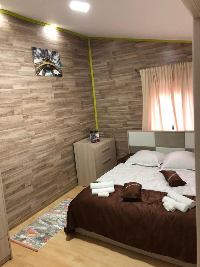 Serban Home Arenele Romane Marius Nasta Boekarest Buitenkant foto